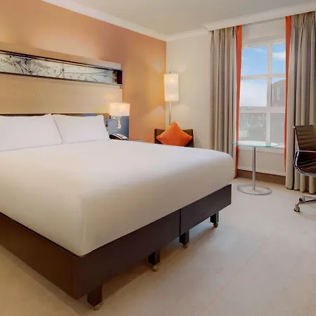 호텔 Hilton 4*
