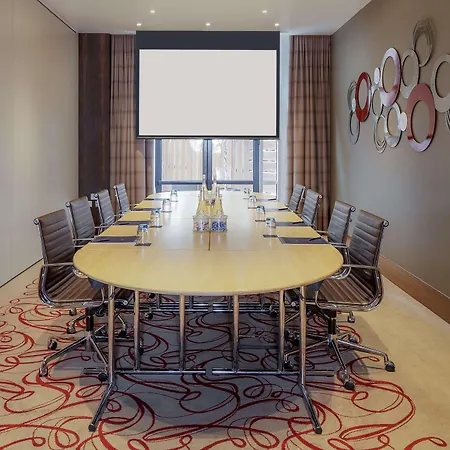 Hilton 호텔 4*