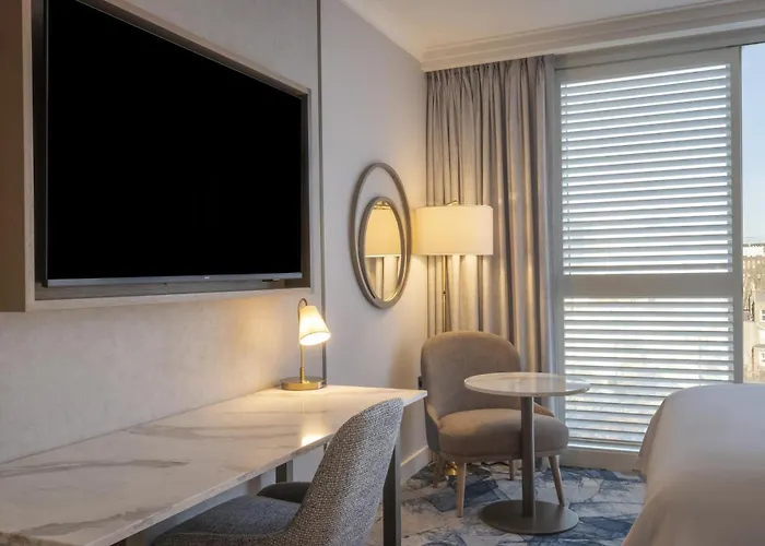 Hilton Hotel 4*